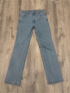 Wrangler Men’s 30x32 Light Wash Straight Leg Jeans 99% Cotton‎
